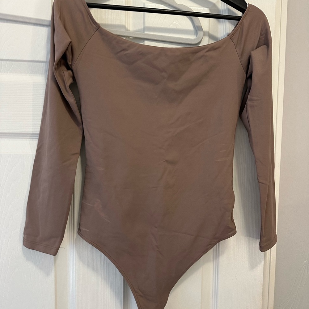 Aritzia Babaton Bodysuit